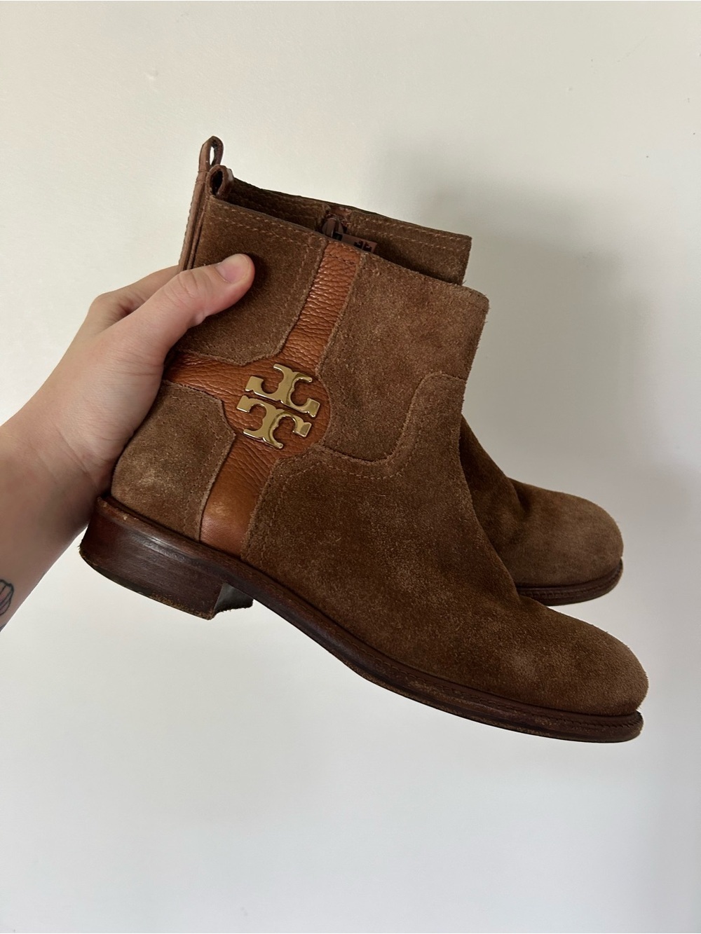 Tory Burch Alaina Ankle Boots Brown Suede Casual Fall Booties Classic Size 8.5 - Picture 1 of 6